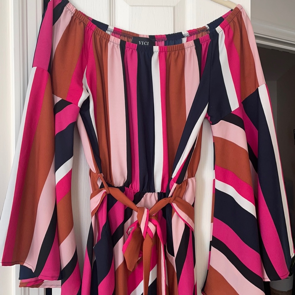 Vici Off the Shoulder Dress sz Medium